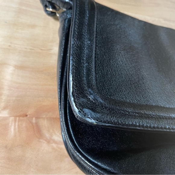 Elliott Lucca black leather crossbody bag - Picture 9 of 12